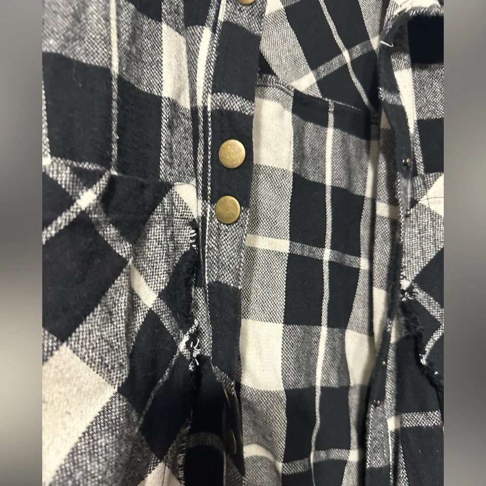 Oli & Hali Oversized Flannel Shacket SzM/L - Picture 3 of 4